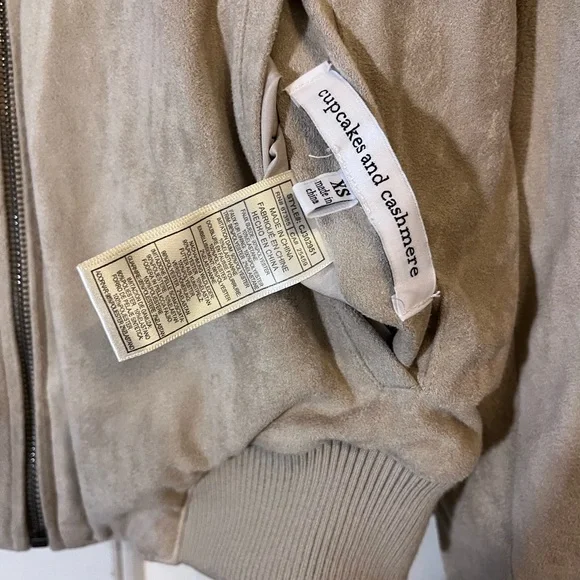 cupcakes & cashmere Reversible Taupe Faux Suede: Sherpa Bomber Jacket - Picture 6 of 6